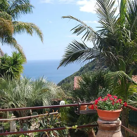 Holidaysora Taormina - Il Giardino Di Graziella Exterior photo